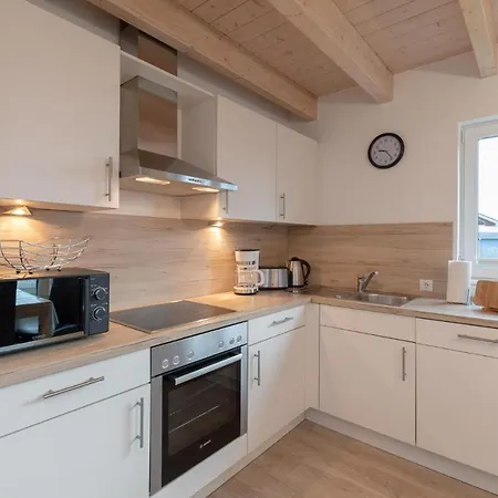 Seepark Ferienhaus Seerose 7 Hébergement de vacances *