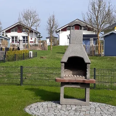 Seepark Ferienhaus Seerose 7 Hébergement de vacances Süssau