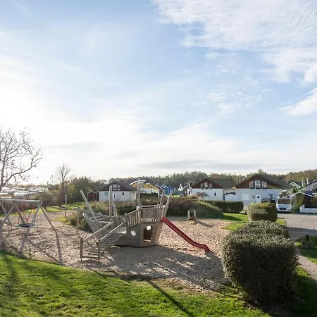 Seepark Ferienhaus Seerose 7 Hébergement de vacances